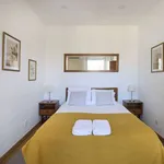 Rent 1 bedroom apartment of 50 m² in lisbon