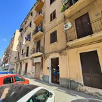 Affitto 2 camera appartamento di 75 m² in Palermo