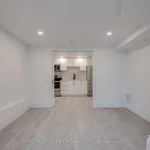 Maison de 699 m² avec 2 chambre(s) en location à Toronto