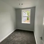 Rent 3 bedroom flat in Swansea