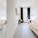 Rent 4 bedroom apartment in Prague