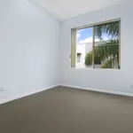 Rent 2 bedroom apartment in Wollongong