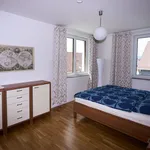 Miete 3 Schlafzimmer wohnung von 83 m² in Frankfurt am Main