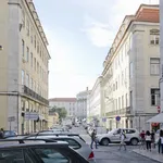 Rent 3 bedroom apartment in Lisbon