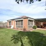 Rent 3 bedroom house in Cranbourne North