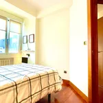 Rent a room of 150 m² in Bilbo