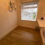 Rent 3 bedroom flat in North West England