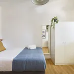 Rent a room of 150 m² in Lisbon