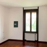 Rent 5 bedroom apartment of 208 m² in MILANO