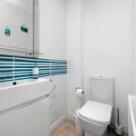 Rent 3 bedroom apartment in Brighton Marina