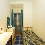 Rent a room of 180 m² in lisbon