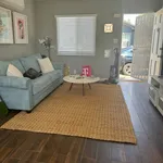 Rent 1 bedroom apartment in East Hollywood