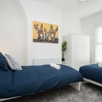 Rent 3 bedroom flat of 1076 m² in Liverpool