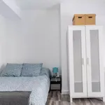 Rent 5 bedroom apartment in Valencia