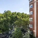 Rent 4 bedroom apartment of 60 m² in Madrid