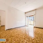 Affitto 3 camera appartamento di 88 m² in Naples