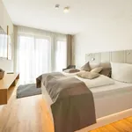 Miete 5 Schlafzimmer wohnung von 106 m² in Potsdam