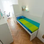 Rent 5 bedroom apartment in Turin