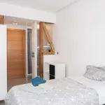 Rent a room of 120 m² in lisbon