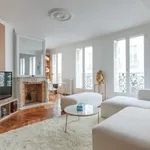 Rent 5 bedroom apartment of 1884 m² in Paris