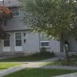 Appartement de 1323 m² avec 4 chambre(s) en location à Guelph