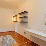 Rent 2 bedroom apartment of 85 m² in Budapest