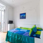 Rent a room of 194 m² in lisbon