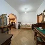 Rent 4 bedroom apartment of 322 m² in Rome