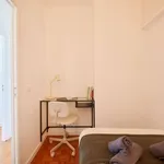 Rent a room in lisbon