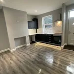 Rent 2 bedroom flat in Kirklees