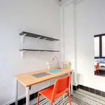 Rent a room of 300 m² in valencia