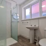 Rent 5 bedroom flat in South East England