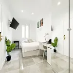 Rent 4 bedroom apartment of 13 m² in Madrid