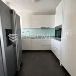 Rent 2 bedroom apartment of 65 m² in Split