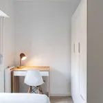 Rent a room of 99 m² in madrid