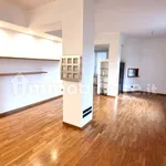 Rent 5 bedroom apartment of 210 m² in Milan