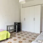 Rent a room of 98 m² in rome