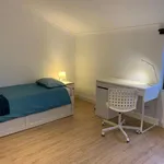 Rent 5 bedroom house in Setúbal