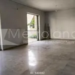 Rent 4 bedroom house of 216 m² in Νησί