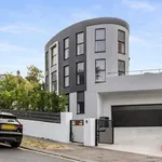 Rent 4 bedroom apartment in Hove