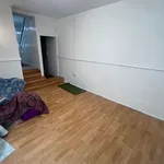 Rent 4 bedroom flat in Wales