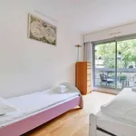 Rent 5 bedroom apartment of 91 m² in paris