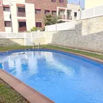 PLANTA BAJA CON PISCINA COMUNITARIA Y PLAZA DE PARKING !!!