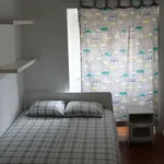 Rent a room of 150 m² in lisbon