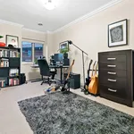 Rent 4 bedroom house in Glen Waverley