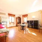 Rent 3 bedroom apartment of 103 m² in Verona