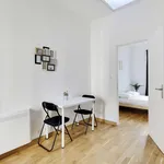 Rent 1 bedroom apartment of 29 m² in Levallois-Perret