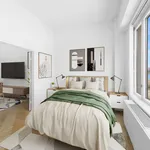 Rent 2 bedroom apartment of 105 m² in Manhattan