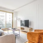 Rent 4 bedroom apartment of 93 m² in Paris