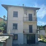 Rent 3 bedroom house of 100 m² in Colle Brianza